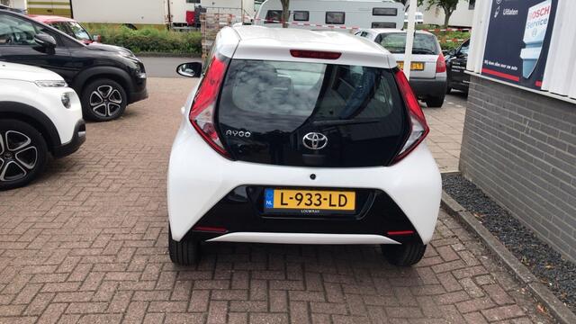 Toyota AYGO 1.0 VVT-i x-play