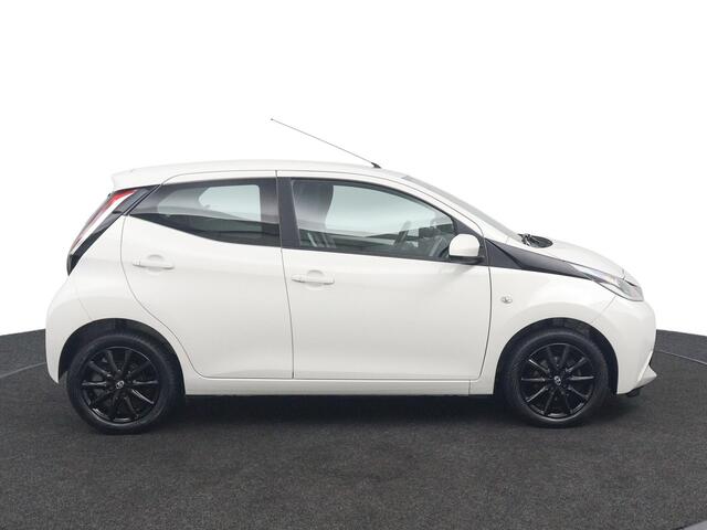 Toyota AYGO 1.0 VVT-i x-play | Lichtmetalen Velgen | Airco | 5-Deurs | Mistlampen Voor |