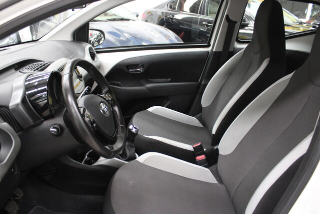 Toyota AYGO 1.0 VVT-i x-play Airco, Isofix, 5 Deurs