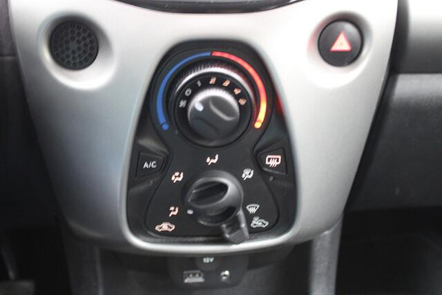 Toyota AYGO 1.0 VVT-i x-play Airco, Isofix, 5 Deurs