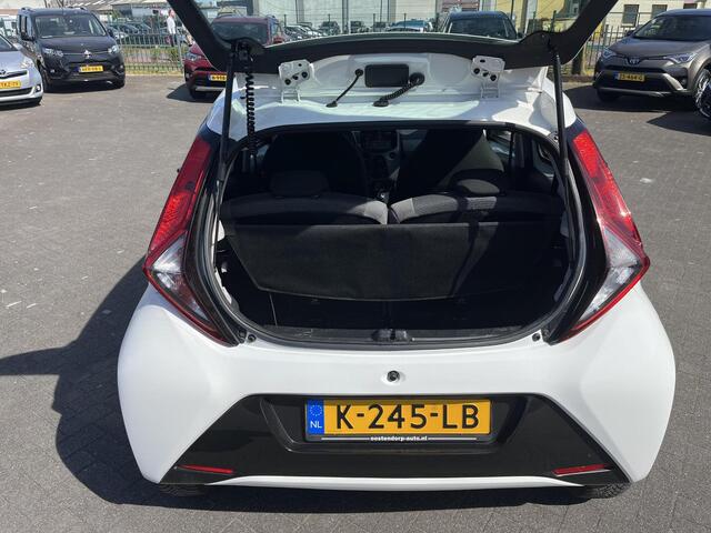 Toyota AYGO 1.0 VVT-i x-play | Apple CarPlay/Android auto | Achteruitrijcamera | Airco