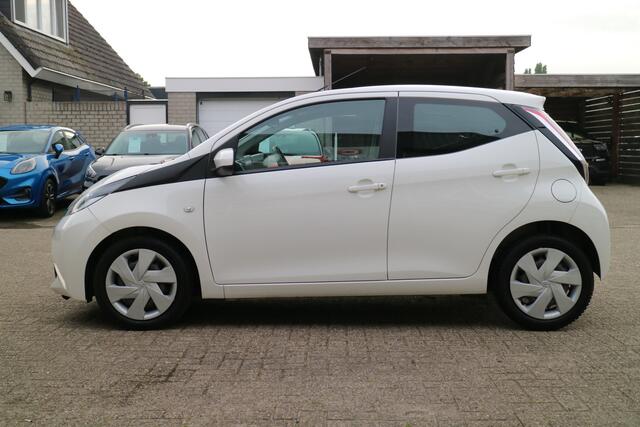 Toyota AYGO 1.0 VVT-i x-play | Carplay | Camera | Led |