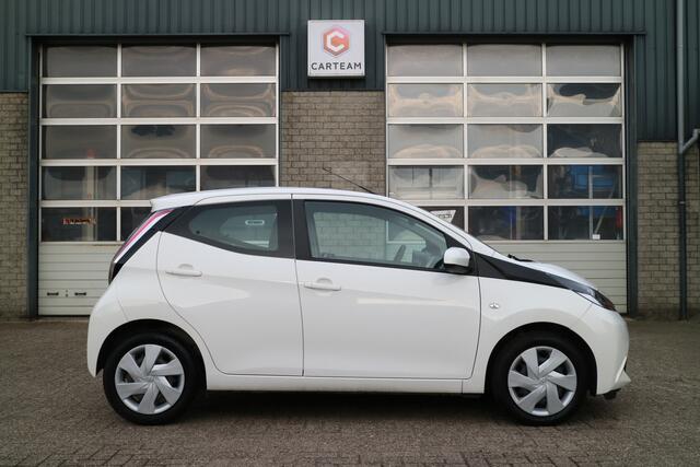 Toyota AYGO 1.0 VVT-i x-play | Carplay | Camera | Led |