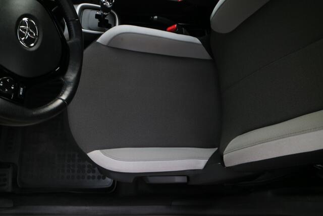 Toyota AYGO 1.0 VVT-i x-play | Carplay | Camera | Led |