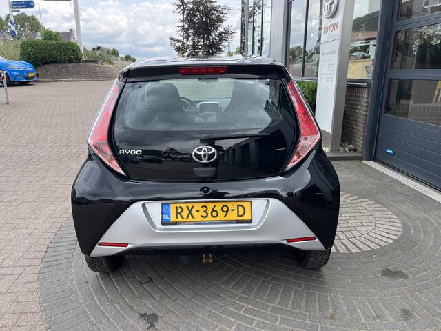 Toyota AYGO 1.0 VVT-i x-play