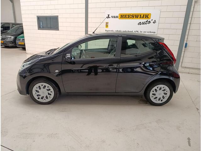 Toyota AYGO 1.0 VVT-i x-play