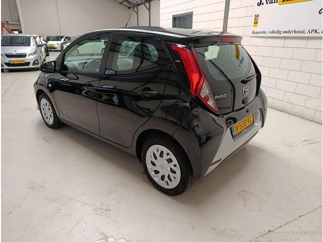 Toyota AYGO 1.0 VVT-i x-play