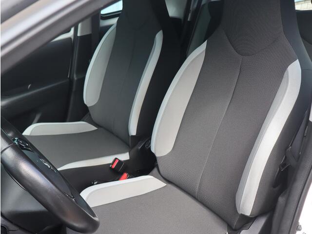 Toyota AYGO 1.0 VVT-i x-nav | LAGE KM-STAND | NAVI | CAMERA | AIRCO |