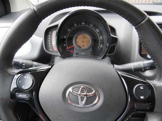 Toyota AYGO 1.0 VVT-i x-play * Rijklaarprijs incl. garantie * Airco * Cruise Controle * Carplay Android * Camera