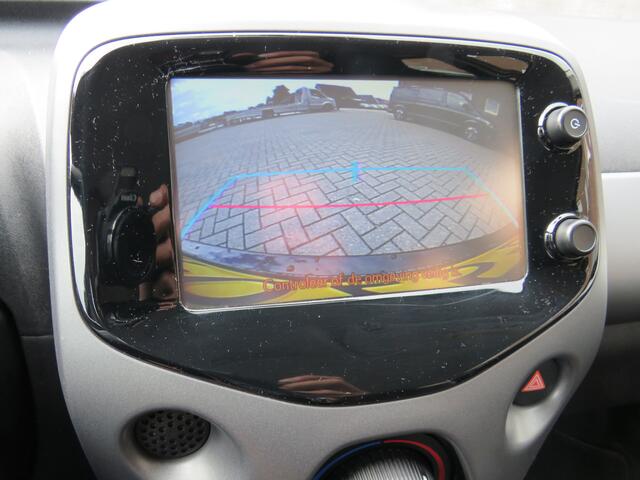 Toyota AYGO 1.0 VVT-i x-play * Rijklaarprijs incl. garantie * Airco * Cruise Controle * Carplay Android * Camera