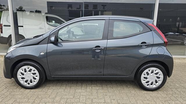 Toyota AYGO 1.0 x-play Automaat | NL auto | All-in | dealeronderhouden