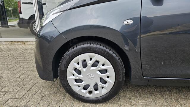 Toyota AYGO 1.0 x-play Automaat | NL auto | All-in | dealeronderhouden