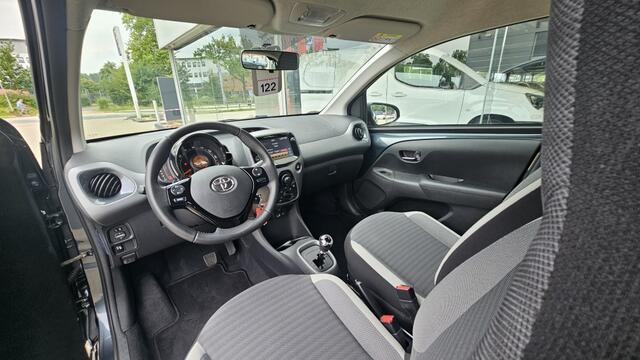 Toyota AYGO 1.0 x-play Automaat | NL auto | All-in | dealeronderhouden