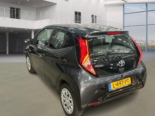 Toyota AYGO 1.0 VVT-i x-play AUT! 1e Eig! Carplay! Camera! VERWACHT!!