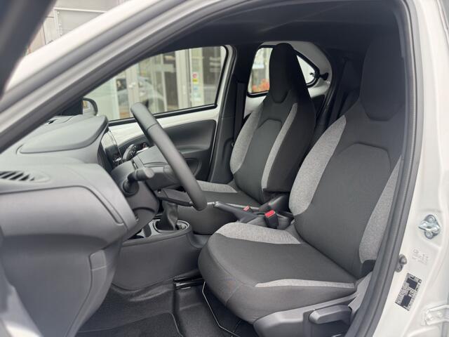 Toyota AYGO X 1.0 VVT-i MT Business Key-less, Achteruitrijcamera, Cruise, Stoelverwarming , All-in Rijklaarprijs