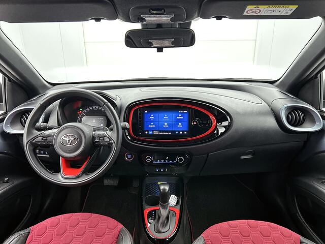 Toyota AYGO X 1.0 VVT-i S-CVT Premium Undercover | Navigatie | Stoelverwarming | Parkersensoren voor + achter |