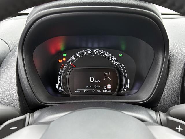Toyota AYGO X 1.0 VVT-i S-CVT Premium Undercover | Navigatie | Stoelverwarming | Parkersensoren voor + achter |