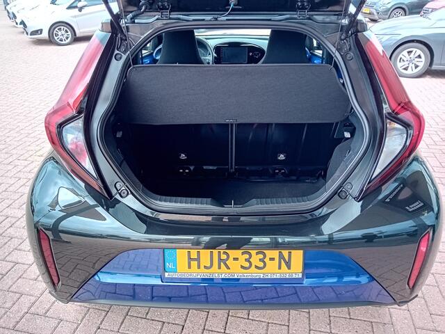 Toyota AYGO X 1.0 VVT-i S-CVT Play Automaat, Airco, Carplay/Android auto, Stoelverwarming, Camera, Cruise control adaptief, Rijstrook sensor met correctie, Grootlicht assistent, Elektrische ramen en spiegels, Nieuwstaat, Fabrieksgarantie, BOVAG