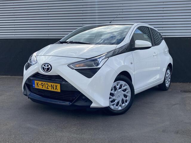 Toyota AYGO 1.0 VVT-i x-play Apple CarPlay/Android auto navigatie, achteruitrij camera, cruise control, airconditioning
