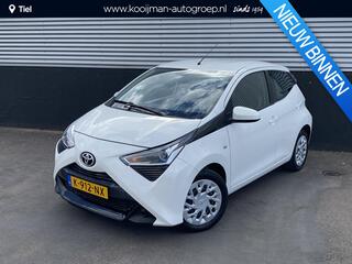 toyota-aygo-1.0-vvt-i-x-play-apple-