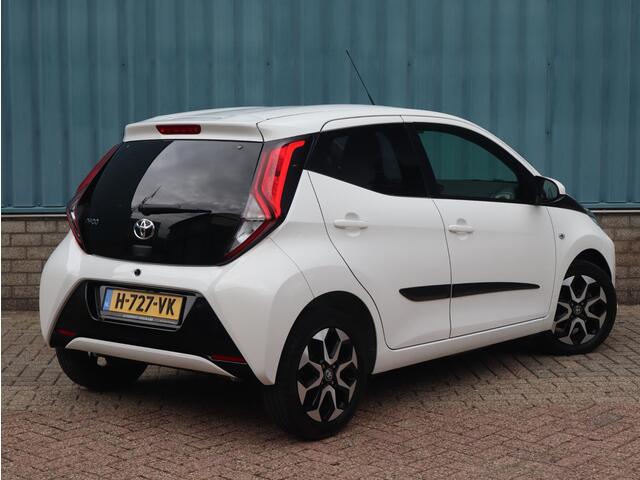 Toyota AYGO 5-deurs x-joy 1.0 VVT-i 72pk | APPLE CARPLAY / ANDROID AUTO | CAMERA | CLIMA | ELEKTRISCH PAKKET |