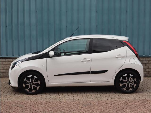 Toyota AYGO 5-deurs x-joy 1.0 VVT-i 72pk | APPLE CARPLAY / ANDROID AUTO | CAMERA | CLIMA | ELEKTRISCH PAKKET |