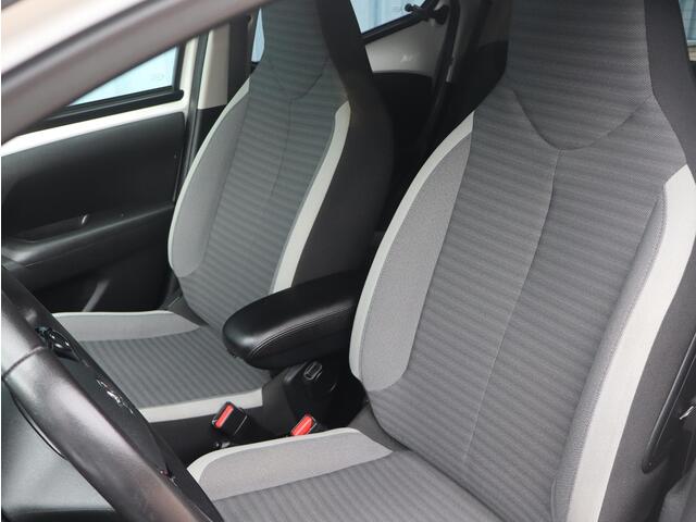 Toyota AYGO 5-deurs x-joy 1.0 VVT-i 72pk | APPLE CARPLAY / ANDROID AUTO | CAMERA | CLIMA | ELEKTRISCH PAKKET |