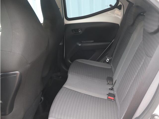 Toyota AYGO 5-deurs x-joy 1.0 VVT-i 72pk | APPLE CARPLAY / ANDROID AUTO | CAMERA | CLIMA | ELEKTRISCH PAKKET |