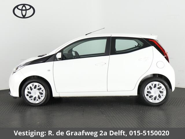 Toyota AYGO 1.0 VVT-i X-Play | Dealer onderhouden | Apple Carplay & AndroidAUTO | Airco | 1e eigenaar