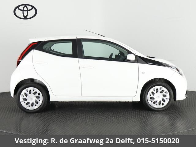 Toyota AYGO 1.0 VVT-i X-Play | Dealer onderhouden | Apple Carplay & AndroidAUTO | Airco | 1e eigenaar