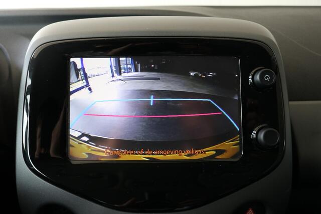 Toyota AYGO 1.0 VVT-i x-play Cabrio, Camera, Airco, Bluetooth, Lichtmetalen velgen, 1e eigenaar, Dealer onderhouden!