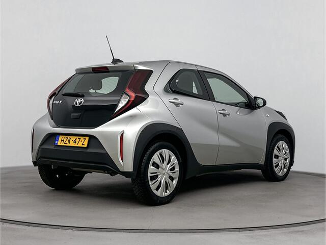 Toyota AYGO X 1.0 VVT-i MT Play Limited | Apple Carplay/Android Auto | Achteruitrijcamera | Bestuurdersstoel In Hoogte Verstelbaar | Buitenspiegels Elektrisch Verwarmd |