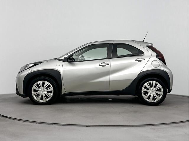 Toyota AYGO X 1.0 VVT-i MT Play Limited | Apple Carplay/Android Auto | Achteruitrijcamera | Bestuurdersstoel In Hoogte Verstelbaar | Buitenspiegels Elektrisch Verwarmd |