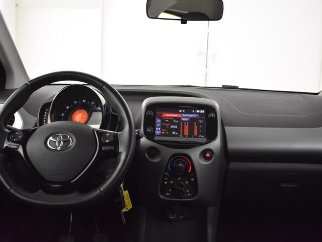 Toyota AYGO 1.0 VVT-i x-play | Carplay | Camera | Led