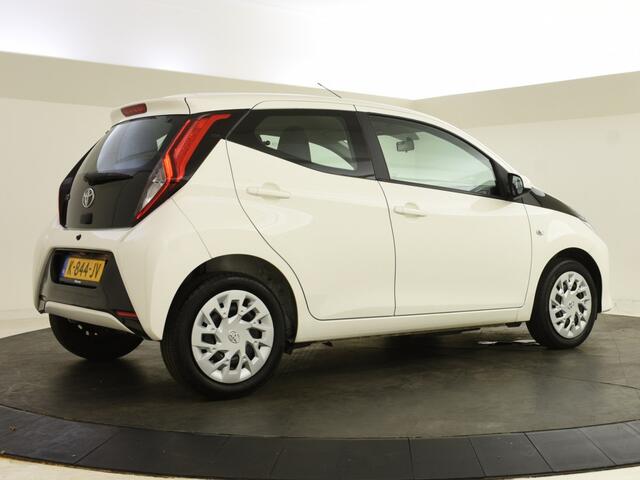 Toyota AYGO 1.0 VVT-i x-play | Carplay | Camera | Led