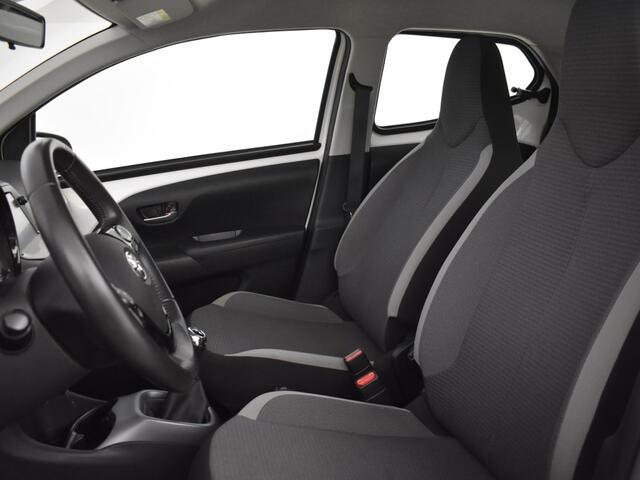 Toyota AYGO 1.0 VVT-i x-play | Carplay | Camera | Led