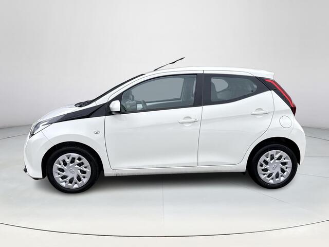 Toyota AYGO 1.0 VVT-i x-play **AUTOMAAT/ NAVIGATIE/ 36 MAANDEN GARANTIE**