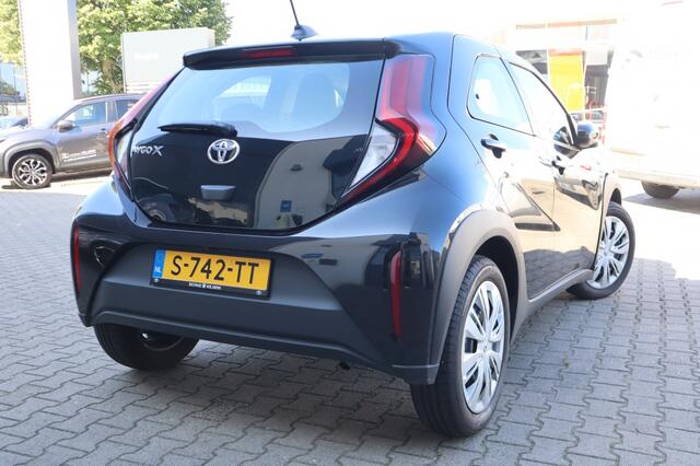 Toyota AYGO 1.0 VVT-i MT Play AdaptiveCruise/Apple/AndroidAuto