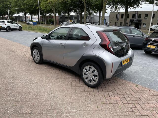 Toyota AYGO X 1.0 VVT-i MT Play