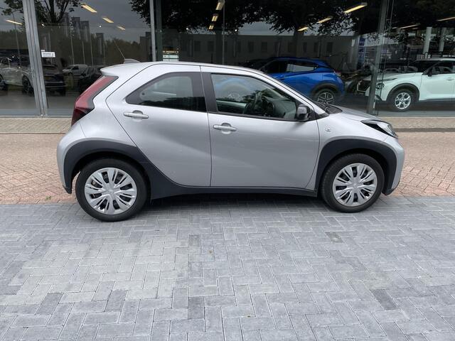 Toyota AYGO X 1.0 VVT-i MT Play