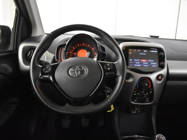 Toyota AYGO 1.0 VVT-i x-cite | LM Velgen | Nieuwe All Seasons | Camera |