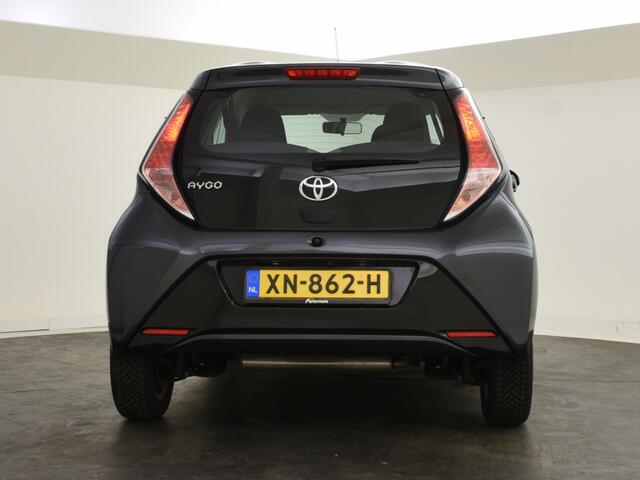 Toyota AYGO 1.0 VVT-i x-cite | LM Velgen | Nieuwe All Seasons | Camera |