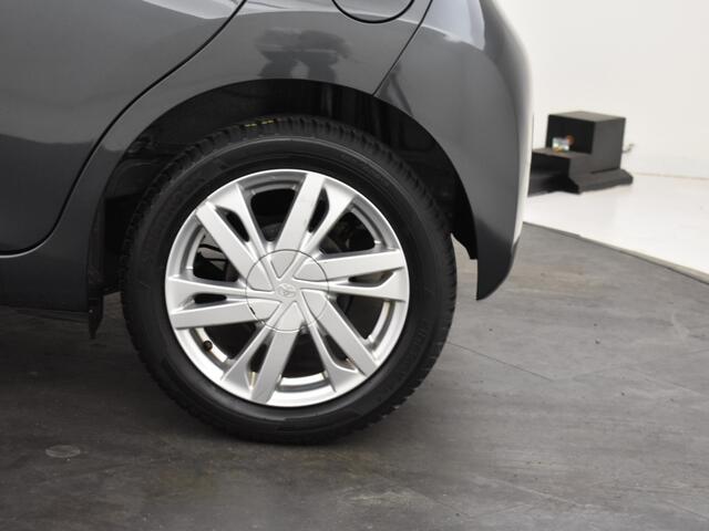 Toyota AYGO 1.0 VVT-i x-cite | LM Velgen | Nieuwe All Seasons | Camera |