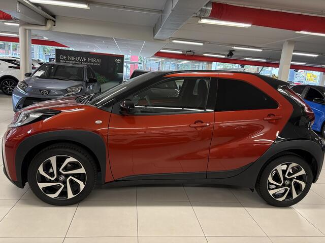 Toyota AYGO X 1.0 VVT-i S-CVT Pulse Bi Tone