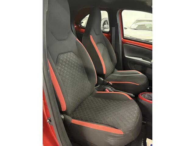Toyota AYGO X 1.0 VVT-i S-CVT Pulse Bi Tone