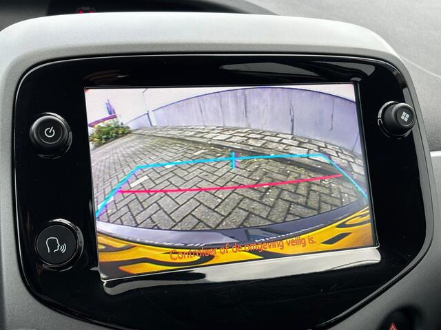 Toyota AYGO 1.0 VVT-i x-play limited | Airco | Navigatie | Camera |