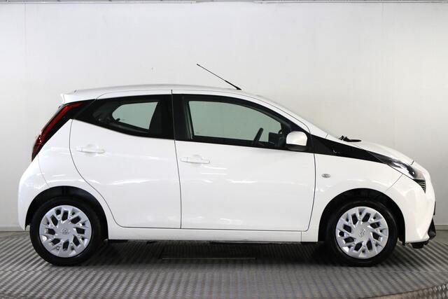Toyota AYGO 1.0 VVT-i x-play limited Airco | Camera | Elek. ramen | Park. sensor.