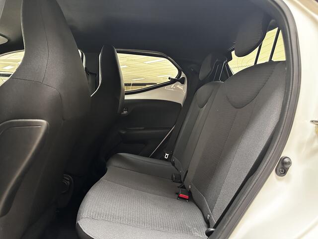 Toyota AYGO 1.0 VVT-i x-cite ultimate/ Zwarte-Hemel/ Camera/ 15'' LMV/ Apple + Android/ DAB+/ Clima/ Elek. pakket/ Isofix/ Bluetooth/ Multi. LEDER. Stuur/ Diml. Auto/ Mistl./ Extra getint glas.