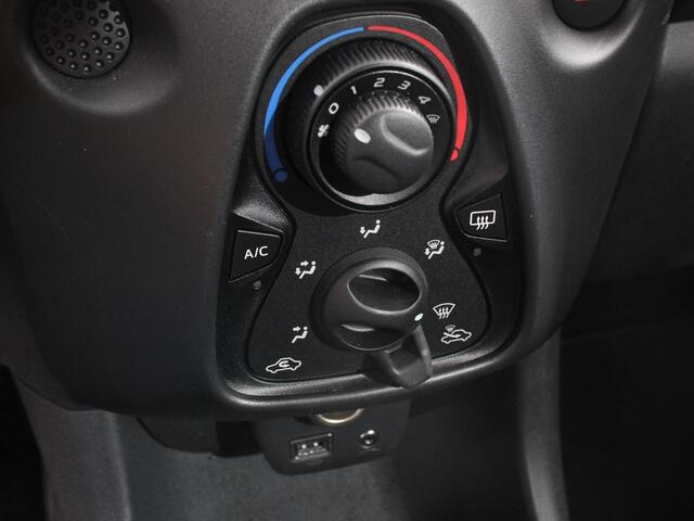 Toyota AYGO 1.0 VVT-i x-fun Airco Bluetooth Led 5 deurs