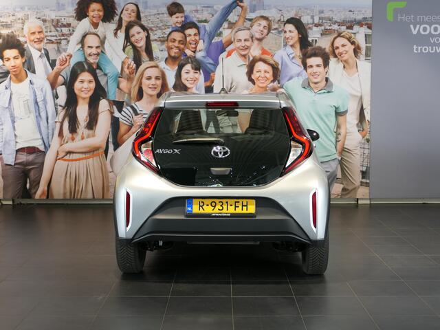Toyota AYGO X 1.0 VVT-i MT Play - Adaptive cruise, camera, bluetooth